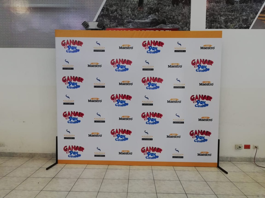 Backing de Lona Tensada Impresa
